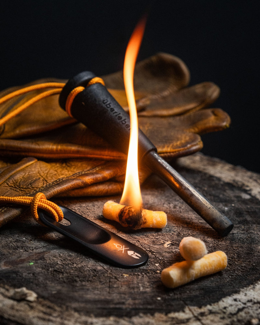Ferro rod lighting tinder