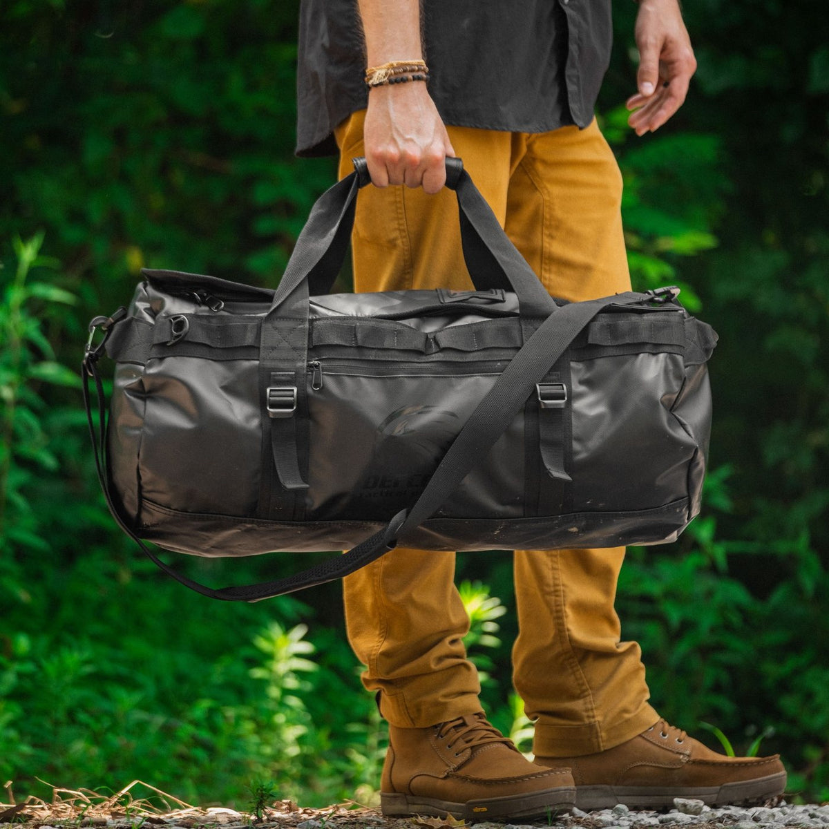 Carrying the Defcon 5 duffle by its handles